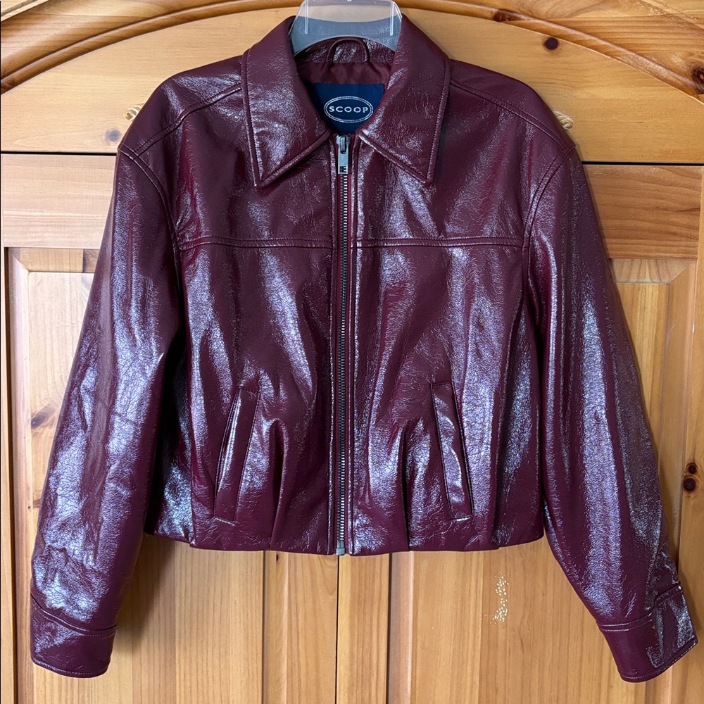 Scoop Women's Crinkle Faux Patent Leather Cropped Bomber Jacket - Picture 5 of 14